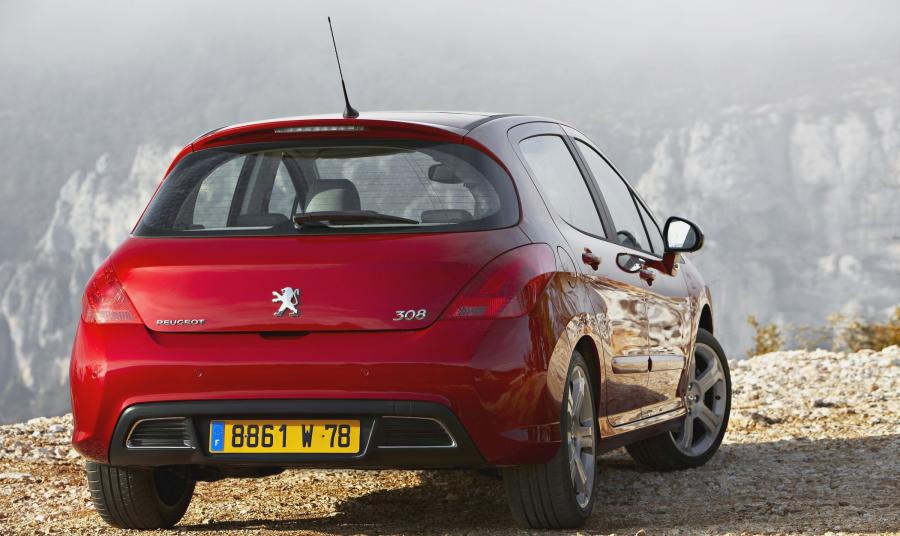 Peugeot 308 GT THP 175 2008 года  (фото 17 из 63)